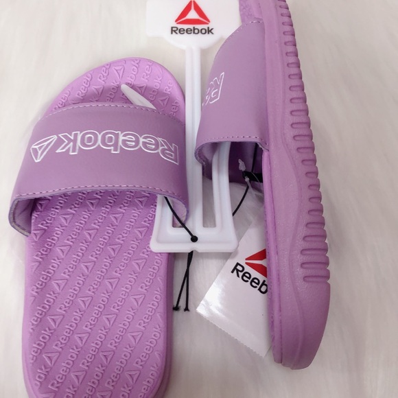 Reebok Girls Size 13 Slippers - Picture 3 of 3